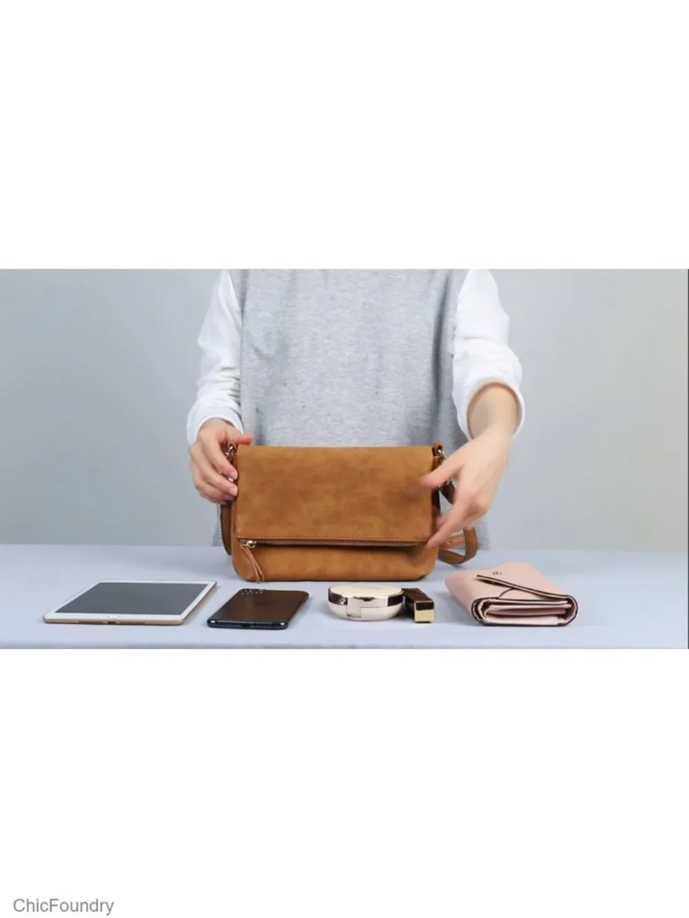 Lightweight Crossbody Bag Vegan PU Leather Detachable Strap Wristlet